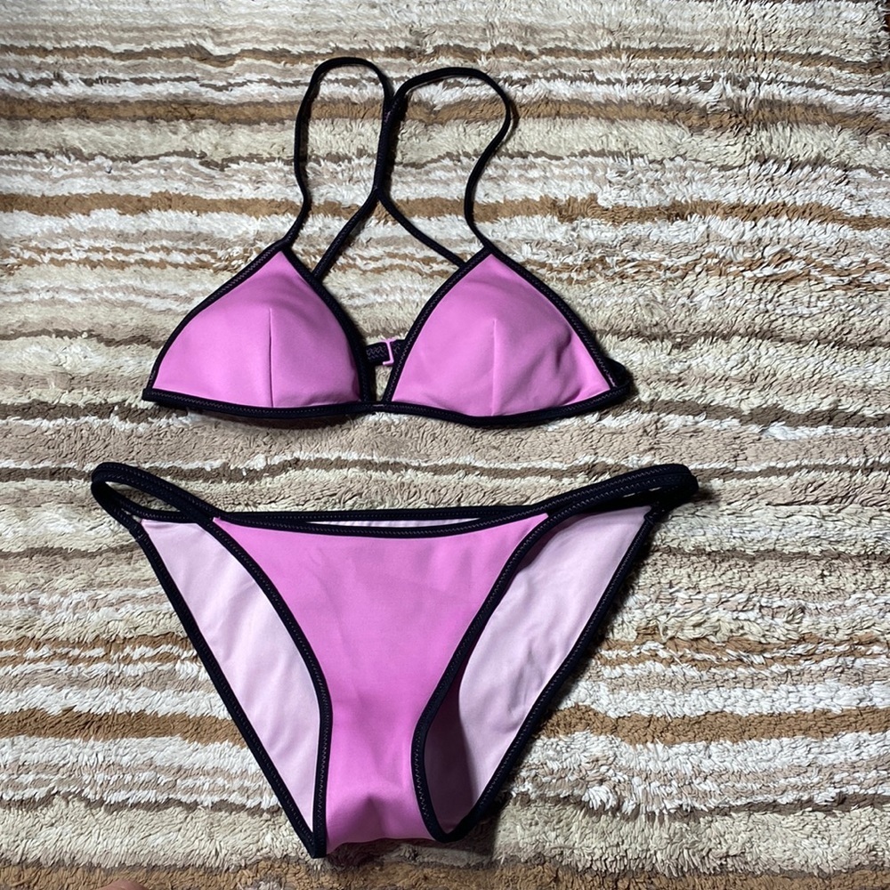 Victoria’s Secret’s 2 piece bikini​​
